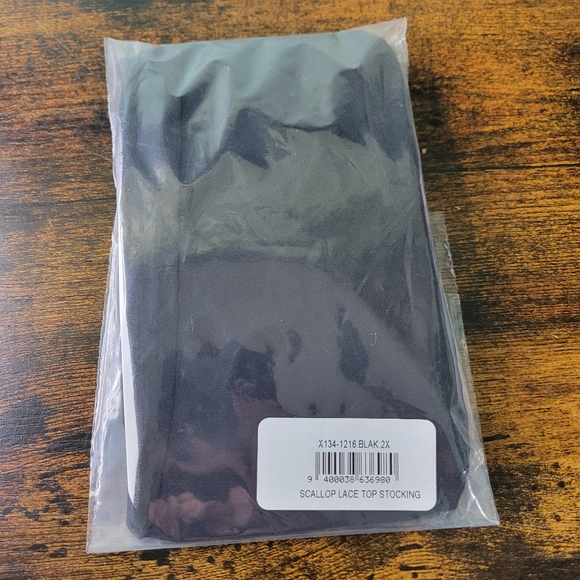 NEW Frederick's of Hollywood Scallop Lace Top Stockings 2X Black NWT Sexy Flirty - Picture 3 of 5